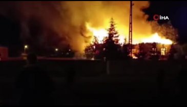 Ankara'da korkutan yangın! Bir ev kül oldu