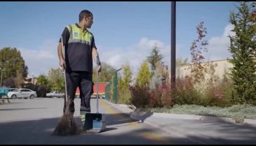 Andımızı okuyan 4 buçuk yaşındaki çocuk bu sefer de reklam filminde