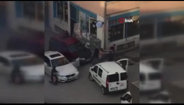 Bursa'da yol verme tartışması caddeyi boks ringine çevirdi!