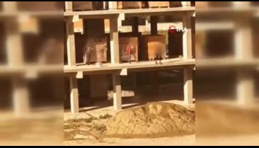 Bursa'da çocukların inşaatta tehlikeli oyunu!