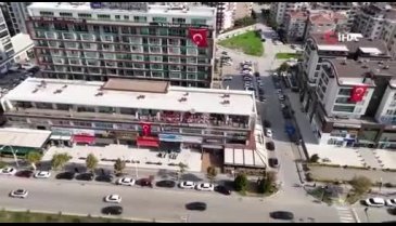 Bursa'da 10 katlı iş merkezini küle çeviren yangının başlama anı kamerada