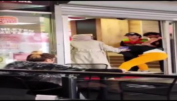 Sakarya'da Burger King çalışanlarına saldırdılar!