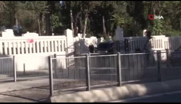 Cumhurbaşkanı Erdoğan anne ve babasının kabirlerini ziyaret etti