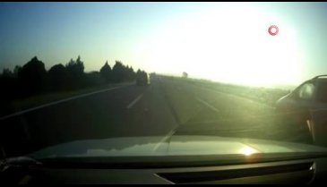 Adana'da otoyolda ters yönden giden araç kamerada!