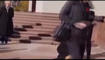 Moldova Cumhurbaşkanı'nın köpeği Avusturya Cumhurbaşkanı'nı ısırdı