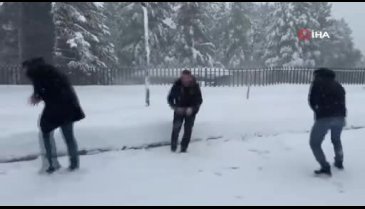 Bursa Uludağ'da vatandaşlar zirveye akın etti