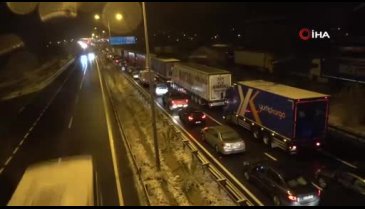 İstanbul'u Karadeniz'e bağlayan D-100 kara yolunda kontaklar kapandı