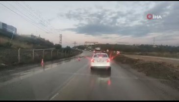 Bursa'da sel suları yolu kapattı, ulaşımda aksamalar yaşandı