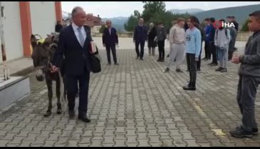'Eşekli Dostoyevski' Bursa'da çocuklarla buluştu
