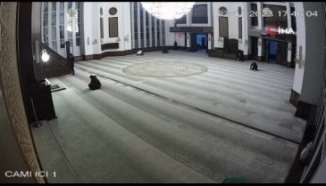 Malatya'da depreme namaz kılarken yakalandılar