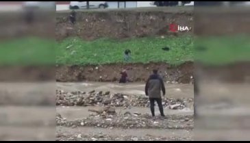 Bursa'da dereye düşen çocuk son anda kurtuldu!