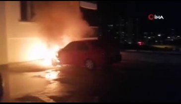 Kırıkkale'de park halindeki otomobil alev alev yandı