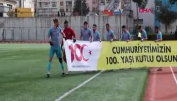 Burdur'da şok görüntüler! Hocası çılgına döndü, kırmızı kart gören kaptanı tokatladı