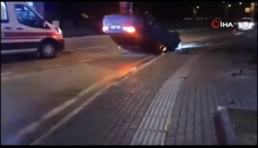 Bursa'da direksiyon hakimiyeti kaybeden otomobil takla attı!