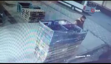 Ankara'da market çalışanına satırlı saldırı!