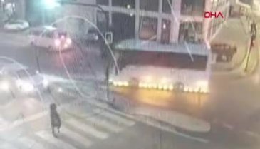 Bursa'da genç kız, servis aracının altında kaldı! Hayatını kaybetti