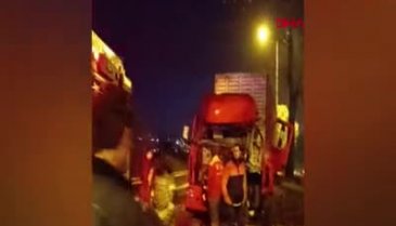 Bursa'da TIR'ın kabinde sıkışan şoför uzun uğraşlarla kurtarıldı