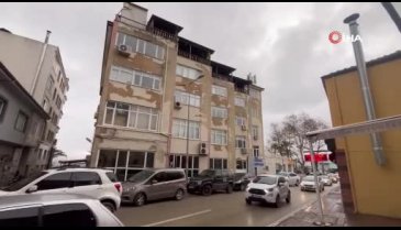 Bursa'daki depremin ardından Mudanya Belediye binası boşaltıldı!
