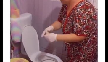 Yufkayı tuvaletin taharet musluğunda ıslatarak yapıştırdı