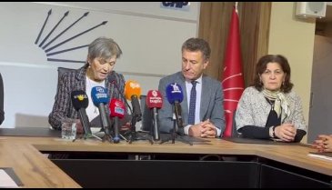 CHP Bursa İl Kadın Kollarından kadınlara seçme ve seçilme hakkının verildiği günde basın açıklaması