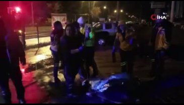 Bolu'da otomobil, traktör bayisine girdi: 2 yaralı