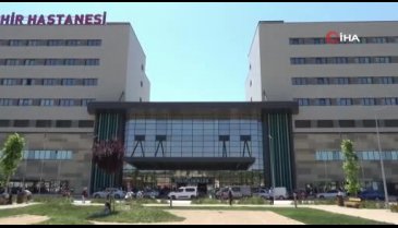 Bursa'da evde patlayan oksijen tüpü amca ile yeğenini yaktı!