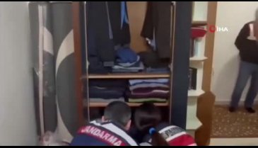 Osmaniye'de FETÖ hükümlüsü elbise dolabının arkasındaki gizli bölmede saklanırken yakalandı