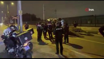 Sakarya'da yunus ekipleri ile hafif ticari araç çarpıştı! 4 polis memuru yaralandı