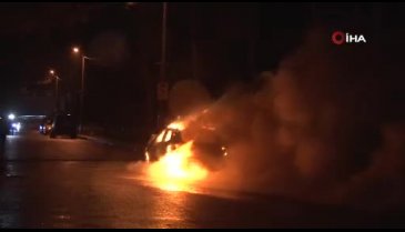 İstanbul'da otomobil alev alev yandı!