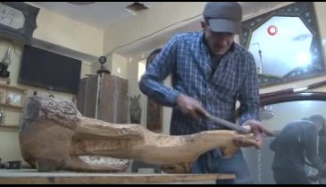 Lazları çok sevdiği için ismini Temel Reis olarak değiştirdi