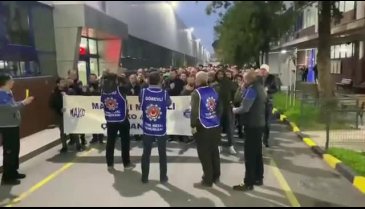 MAKO işçileri, fabrika önünde MESS'i protesto etti!
