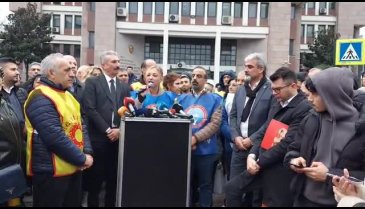 CHP Bursa ve Eğitim Sendikaları ÇEDES için Milli Eğitim Müdürlüğü önünde! -2