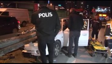 Ataşehir'de kontrolden çıkan otomobil bariyere girdi