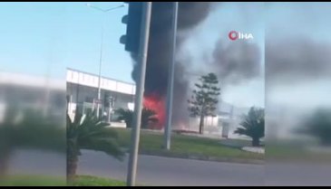 Anlatya'da otomobil bomba gibi patladı