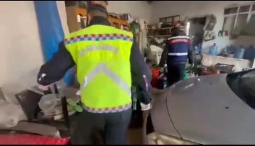 Bursa'da jandarmadan yılbaşı öncesi kaçak alkol baskını! -2