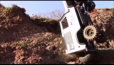 Takla atan off-road araçları yürekleri ağza getirdi