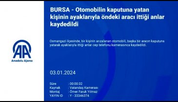 Bursa'da ayaklarıyla öndeki aracı itti!