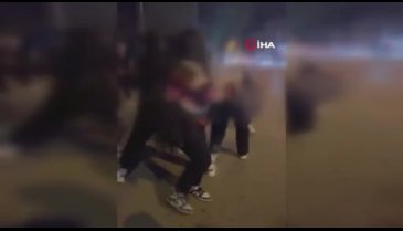 İzmir'de kız öğrenciler kavga etti, arkadaşları izledi