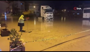Kırklareli'de şiddetli yağış hayatı felç etti