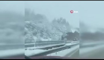 Bursa'da kar yağışı sürücülere zor anlar yaşatıyor