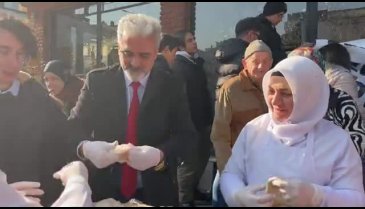 CHP Bursa, şehitlerimiz adına lokma dağıttı&nbsp;
