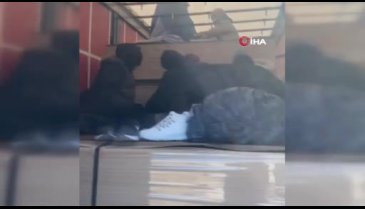 Bursa'da sunta yüklü TIR'ın dorsesinde 9 kaçak göçmen yakalandı