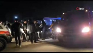 Bursa'da halk otobüsü ile otomobil kafa kafaya çarpıştı! 9 yaralı