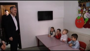 Bursa İnegöl'de Başkan Taban minik öğrencilerin karne heyecanına ortak oldu