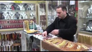 Bursa'da balina kusmuğundan yapılan tespih 25 bin liraya satılıyor!