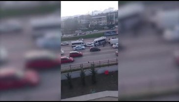 Bursa'da zincirleme kaza! 5 araç birbirine girdi