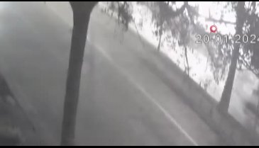Adana'da yolun karşısına geçerken otomobil çarpan adam hayatını kaybetti