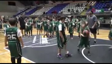 Balıkesirli çocuklara basketbol kampı
