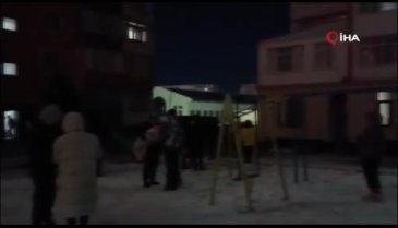 Kırgızistan'da depremin ardından halk sokaklara döküldü