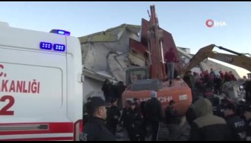 Kahramanmaraş'ta çöken binanın altında kalan operatörün cansız bedeni bulundu!